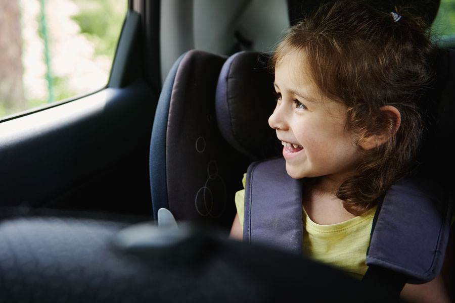 AutoAuxilio24 - Ideas de juegos para entretener a los niños en el auto